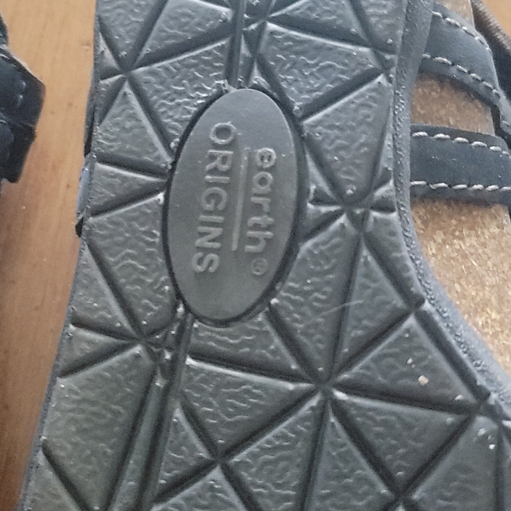 Born Origins Black Sandals - Picture 7 of 8
